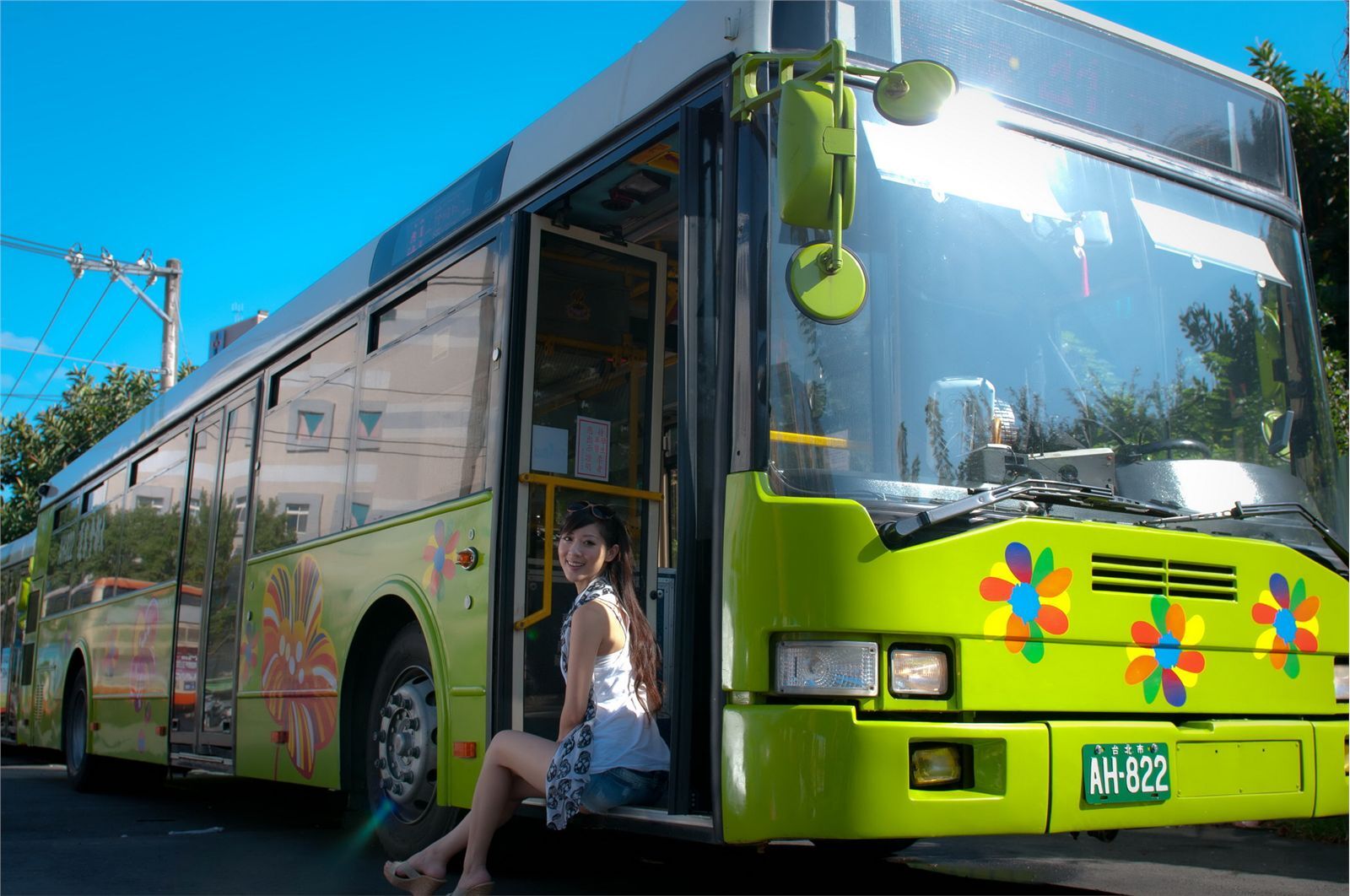 台湾国光帮帮忙助理主持美女 - 韋韋