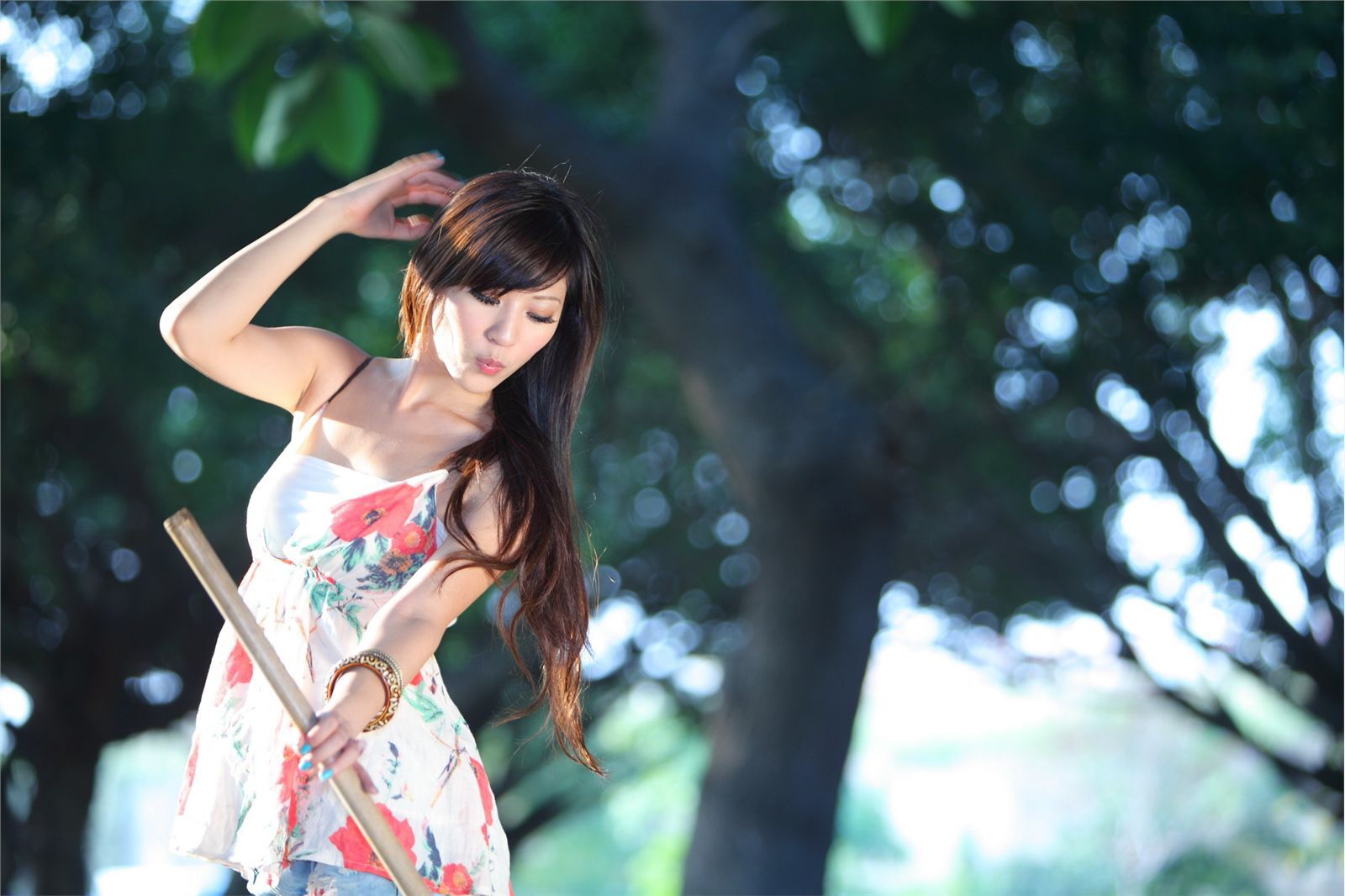 台湾国光帮帮忙助理主持美女 - 韋韋