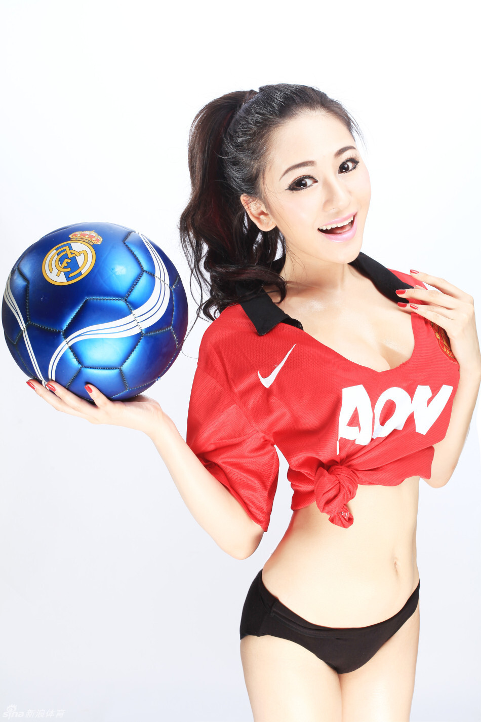 足球宝贝中俄混血尤物美女吴沐熙写真合集