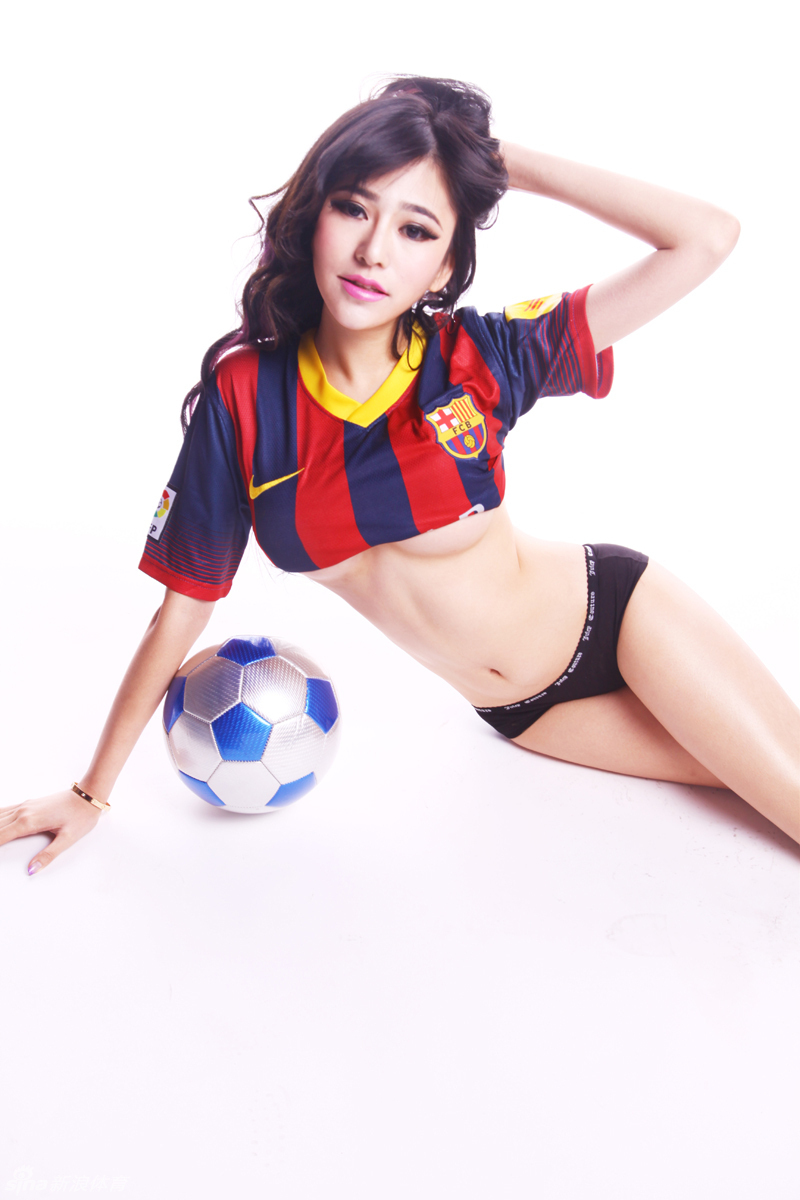 足球宝贝中俄混血尤物美女吴沐熙写真合集