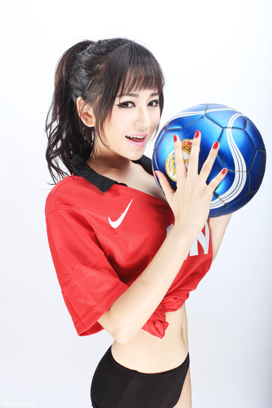 足球宝贝中俄混血尤物美女吴沐熙写真合集