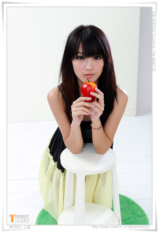 台湾清纯美女-小品棚拍