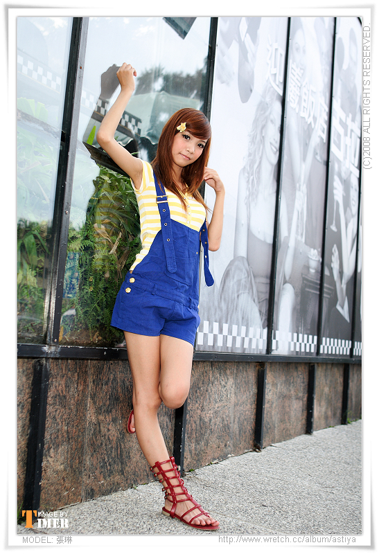 台湾清纯美女-張琳@新竹東門城外拍