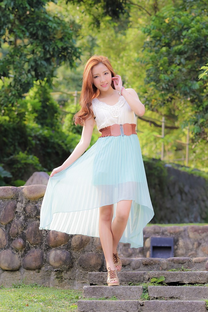 粉嫩性感妹子 - 赵芸