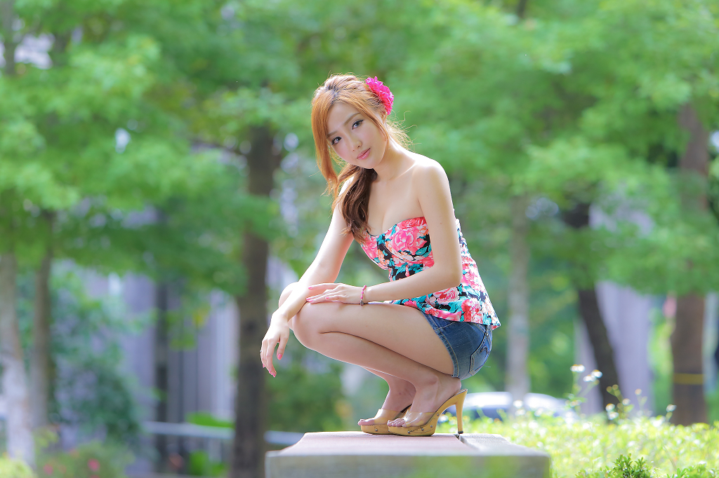 台湾E奶爆乳书法家赵芸写真图集 2