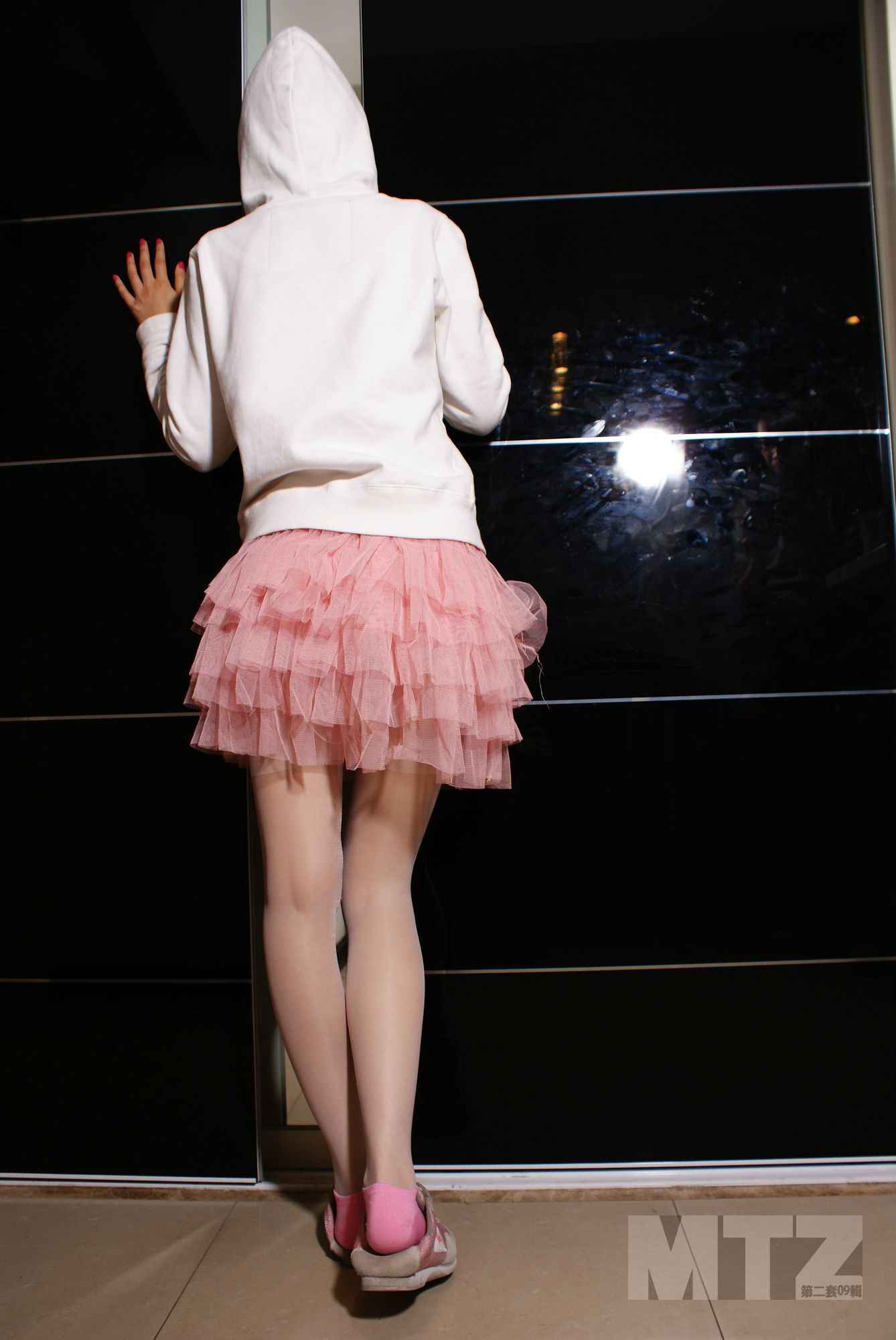 美腿志 一直用粉色美腿诱惑我们的(杂志原片)运动鞋系列