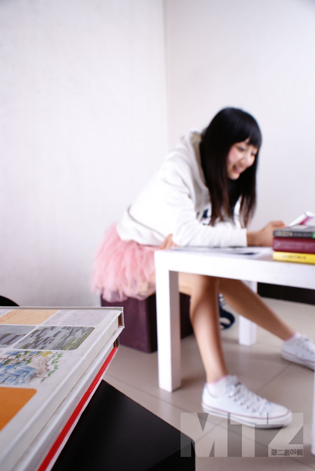 美腿志 课桌女生