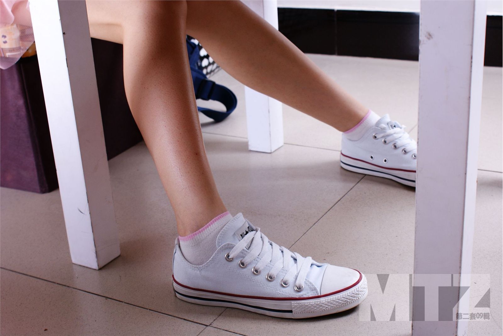 美腿志 课桌女生