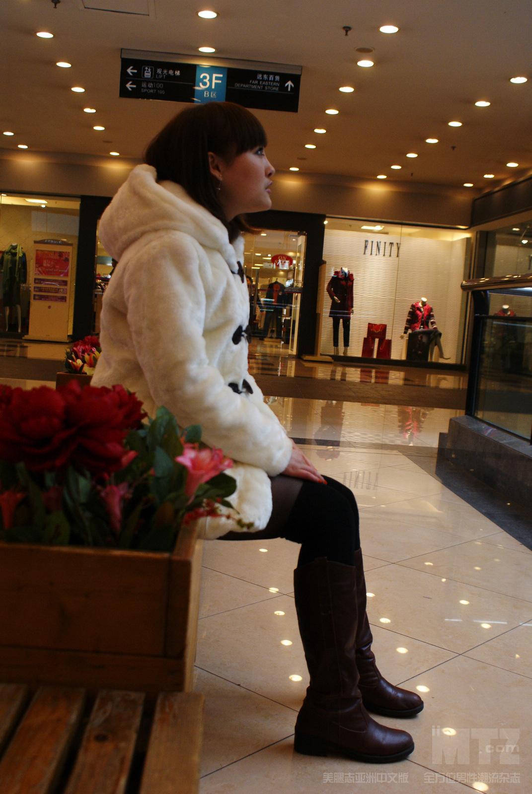 美腿志 第二套07辑-日本学生妹妍希