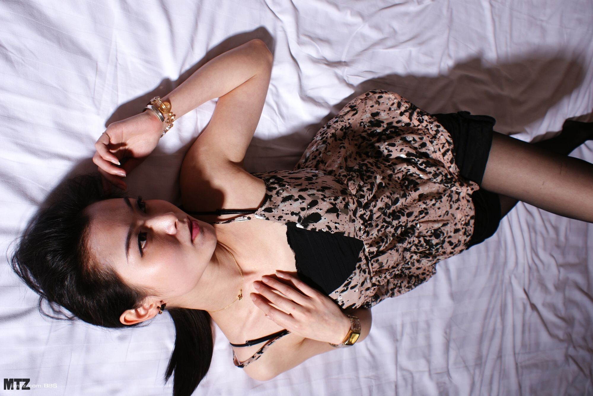 MTZ·美腿志 09辑：黑丝玉足OL媛媛