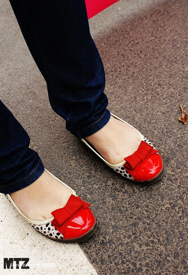 MTZ·美腿志 13辑：大学校场运动美女 1