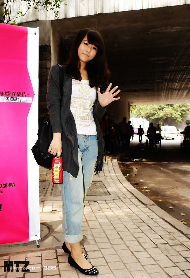 MTZ·美腿志 13辑：大学校场运动美女 1