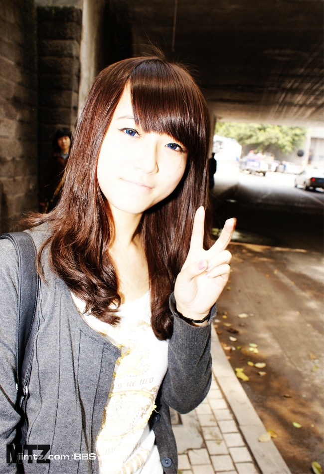 MTZ·美腿志 13辑：大学校场运动美女 1