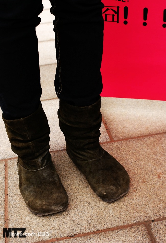 MTZ·美腿志 13辑：大学校场运动美女 1