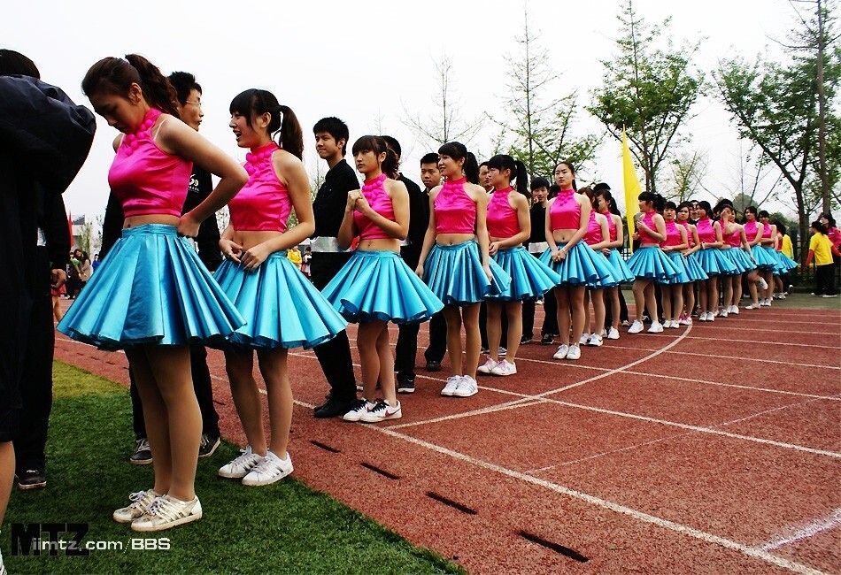 MTZ·美腿志 13辑：大学校场运动美女 1