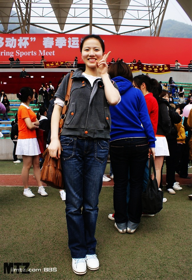 MTZ·美腿志 13辑：大学校场运动美女 1