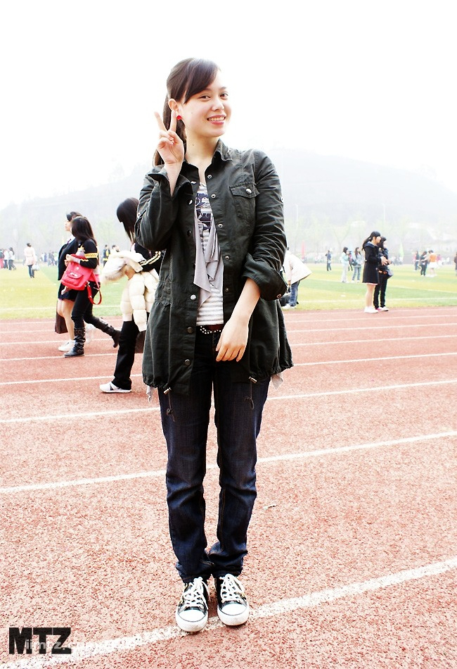 MTZ·美腿志 13辑：大学校场运动美女 1