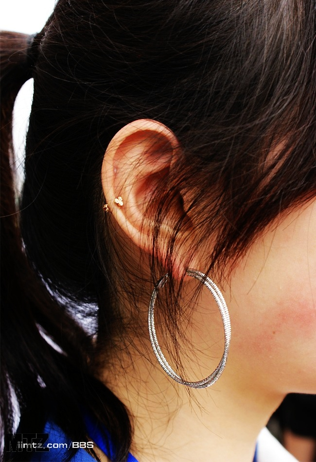 MTZ·美腿志 13辑：大学校场运动美女 1