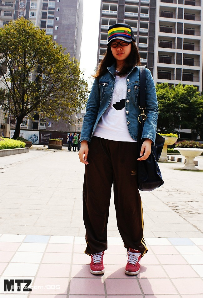 MTZ·美腿志 13辑：大学校场运动美女 2