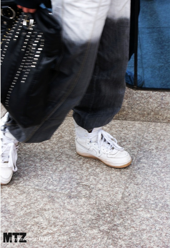 MTZ·美腿志 13辑：大学校场运动美女 2