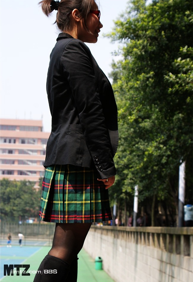 MTZ·美腿志 13辑：大学校场运动美女 2