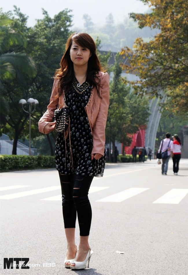 MTZ·美腿志 13辑：大学校场运动美女 2