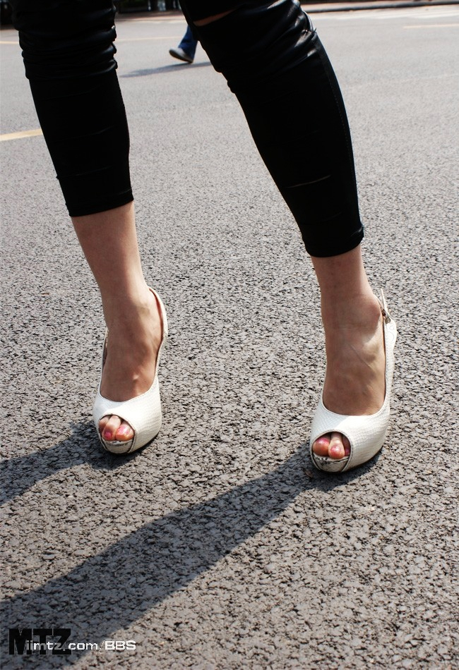 MTZ·美腿志 13辑：大学校场运动美女 2