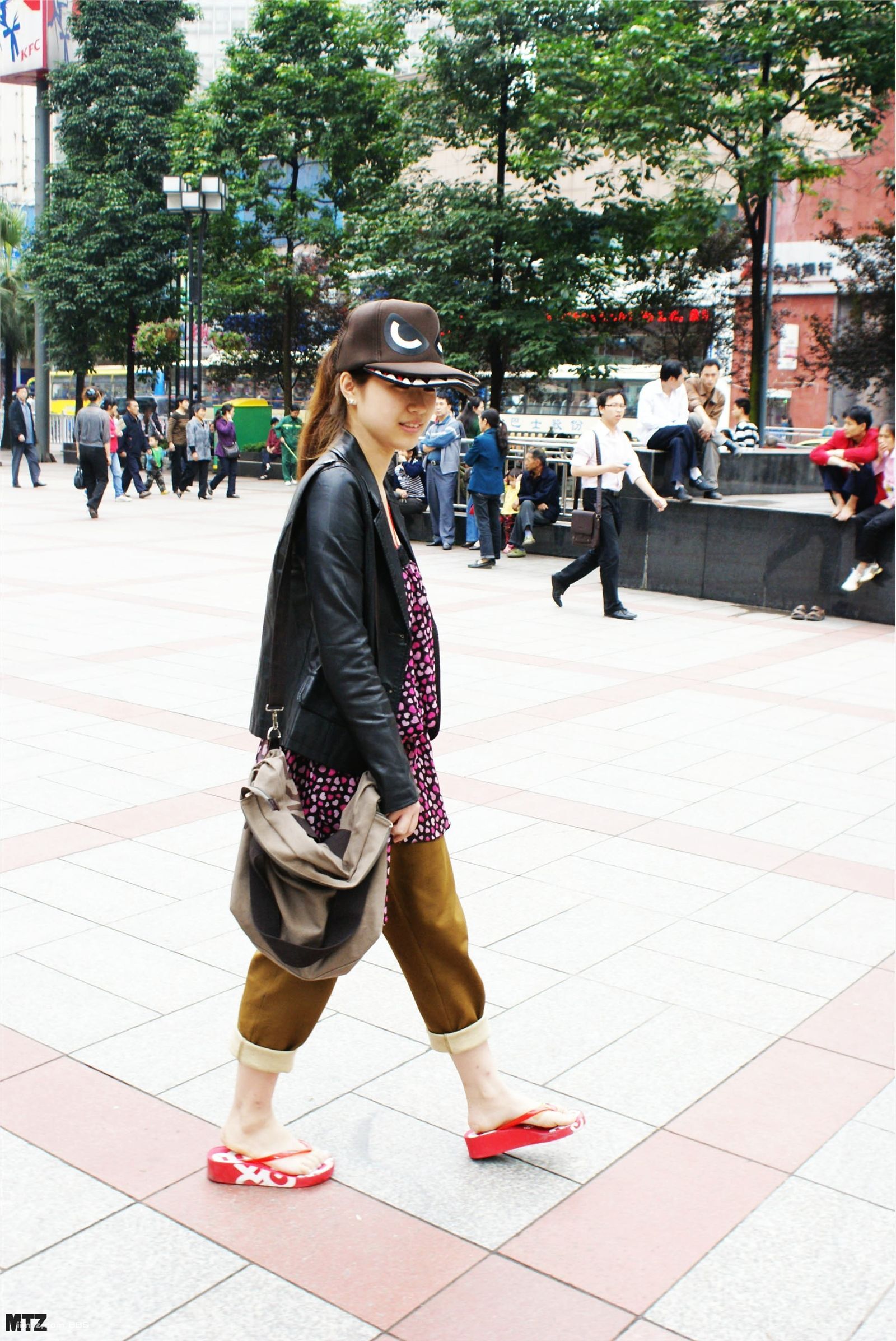 MTZ·美腿志 13辑：大学校场运动美女 2