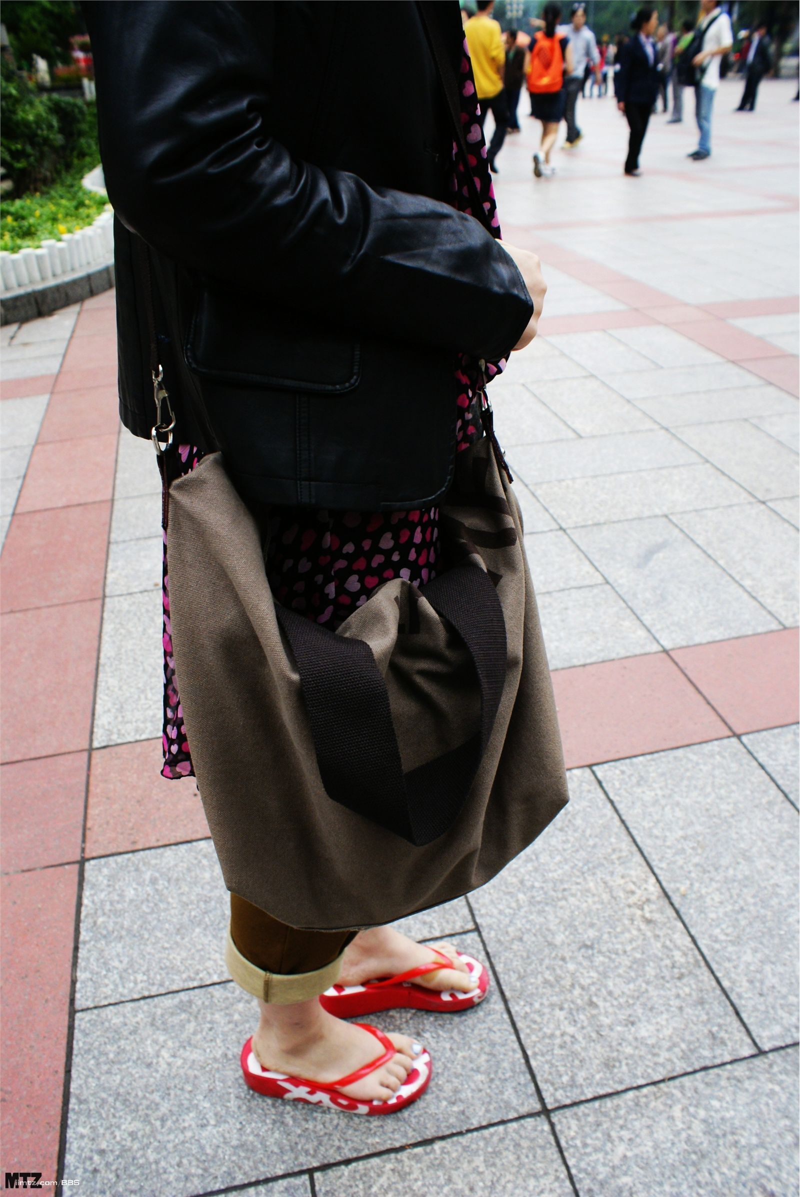 MTZ·美腿志 13辑：大学校场运动美女 2