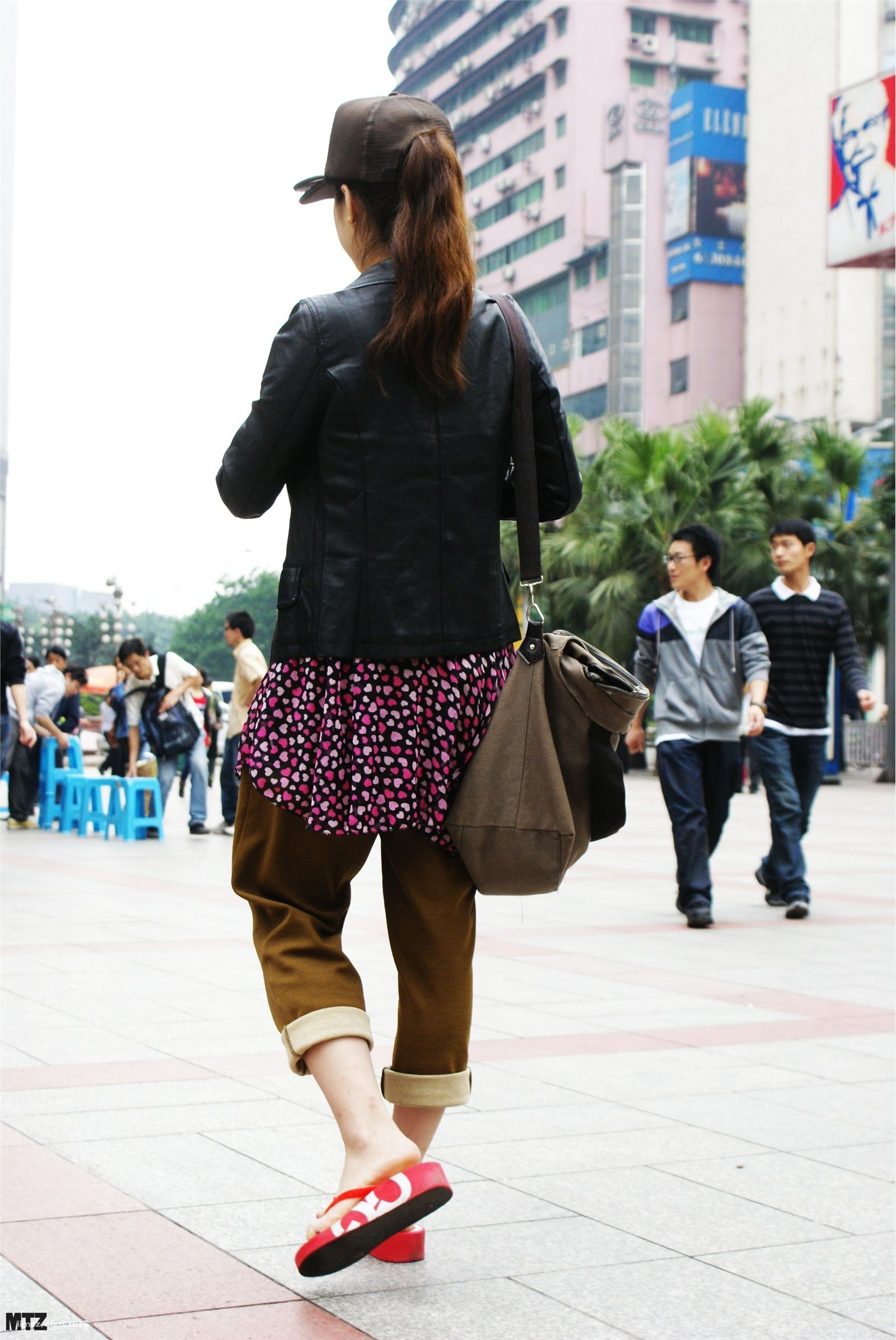 MTZ·美腿志 13辑：大学校场运动美女 2