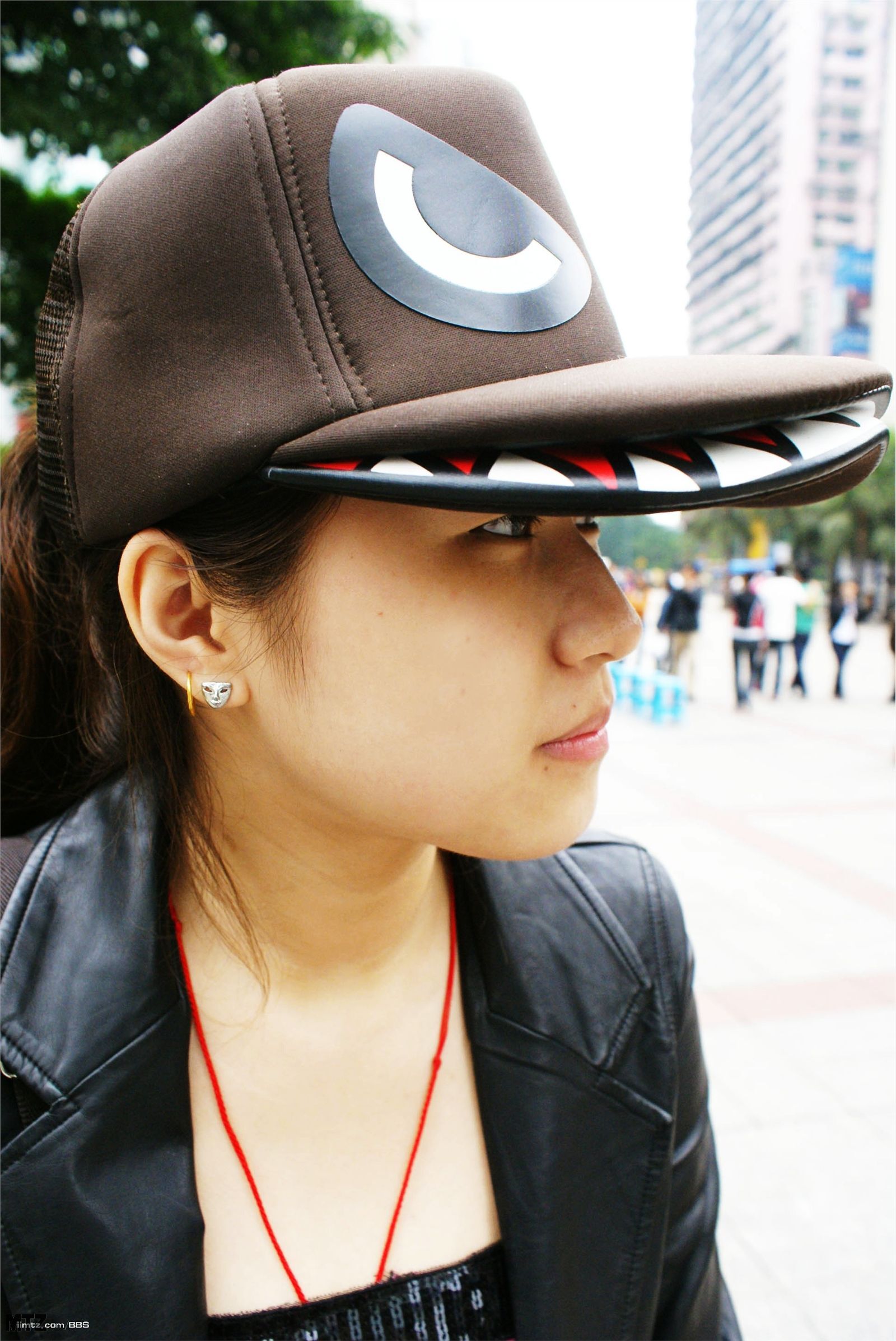 MTZ·美腿志 13辑：大学校场运动美女 2