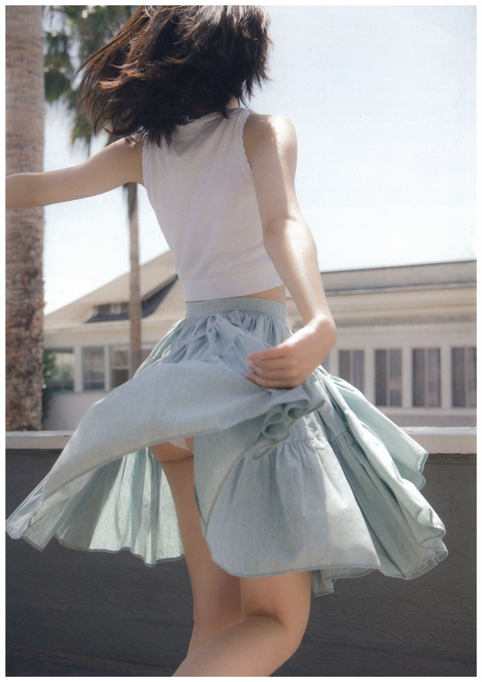 AKB渡辺麻友 《不知不觉中》 裸背福利太赤鸡