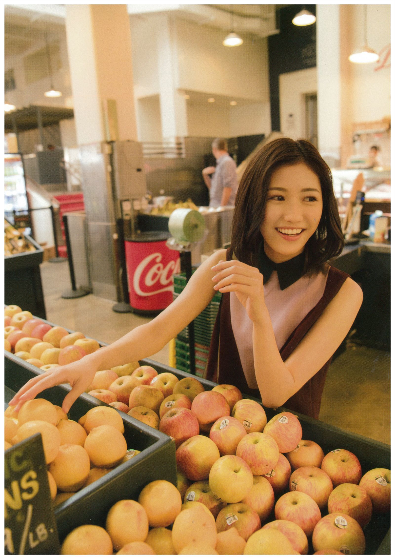 AKB渡辺麻友 《不知不觉中》 裸背福利太赤鸡