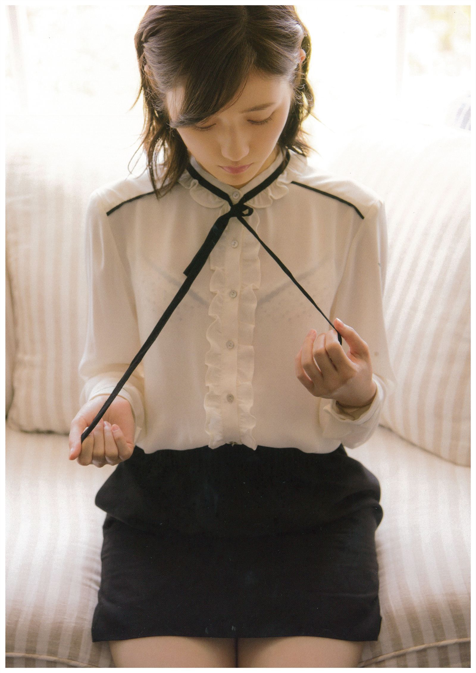 AKB渡辺麻友 《不知不觉中》 裸背福利太赤鸡