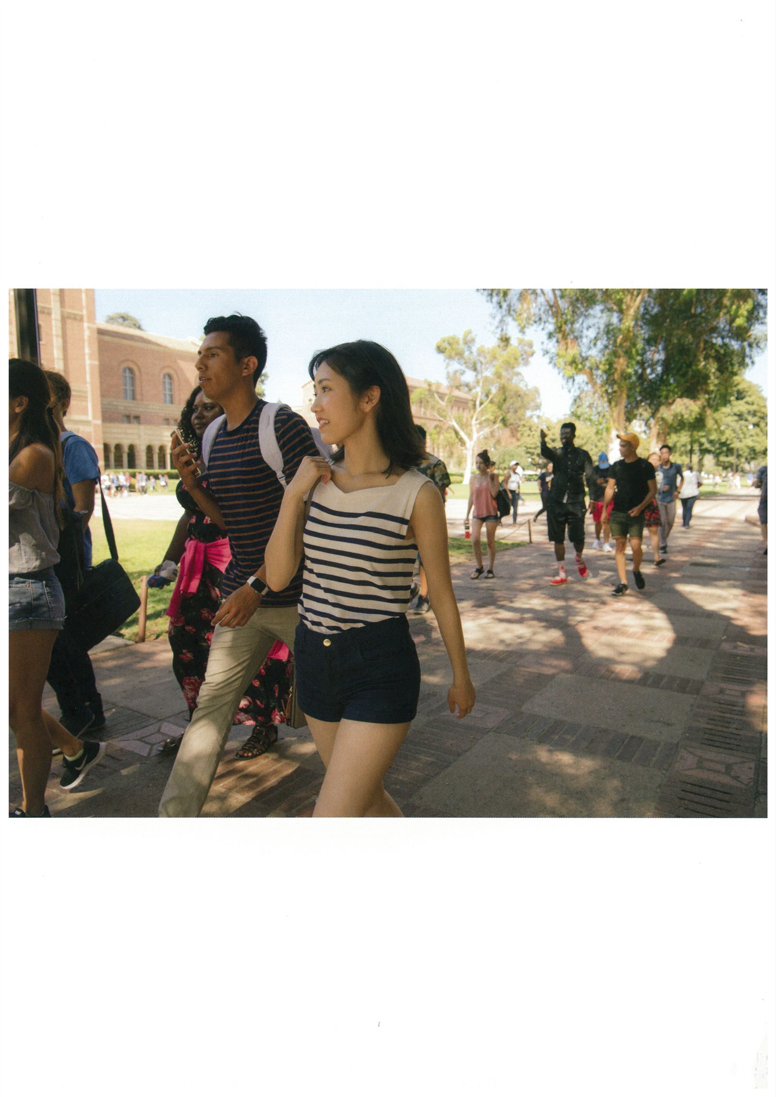 AKB渡辺麻友 《不知不觉中》 裸背福利太赤鸡