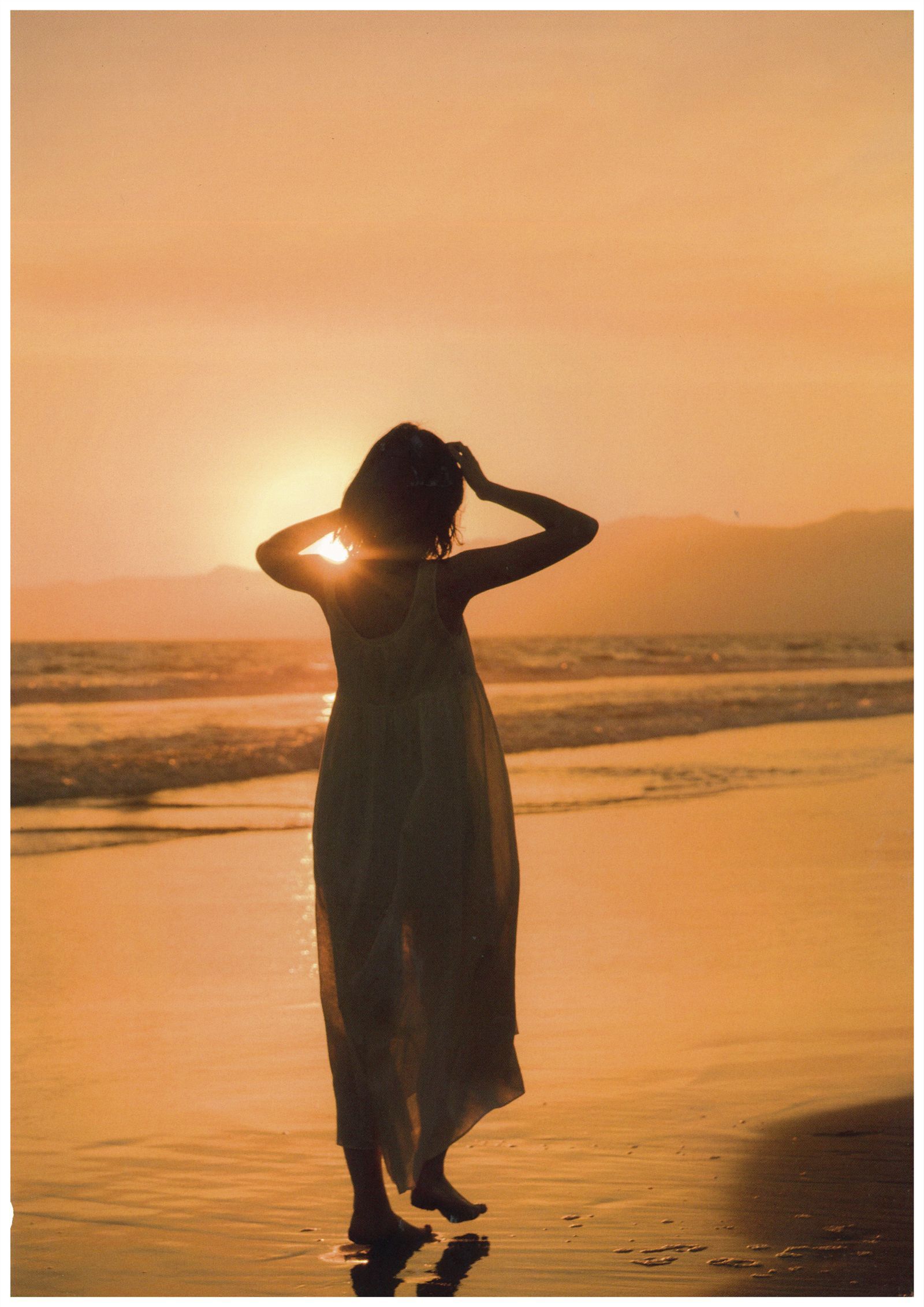 AKB渡辺麻友 《不知不觉中》 裸背福利太赤鸡