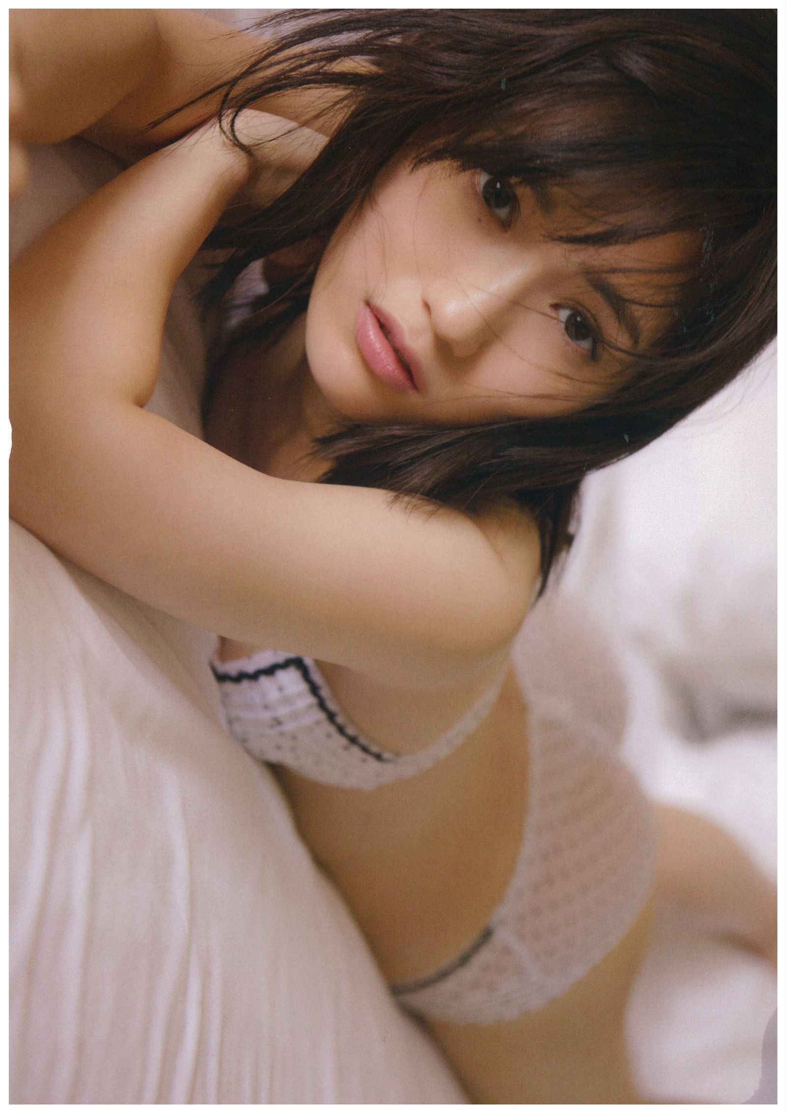 AKB渡辺麻友 《不知不觉中》 裸背福利太赤鸡