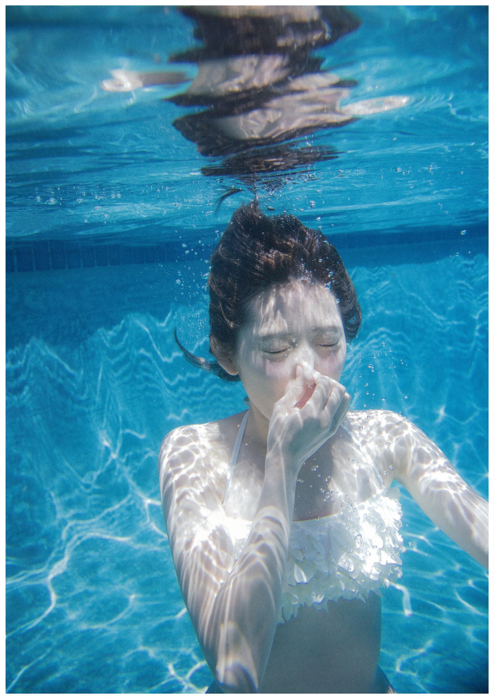 AKB渡辺麻友 《不知不觉中》 裸背福利太赤鸡