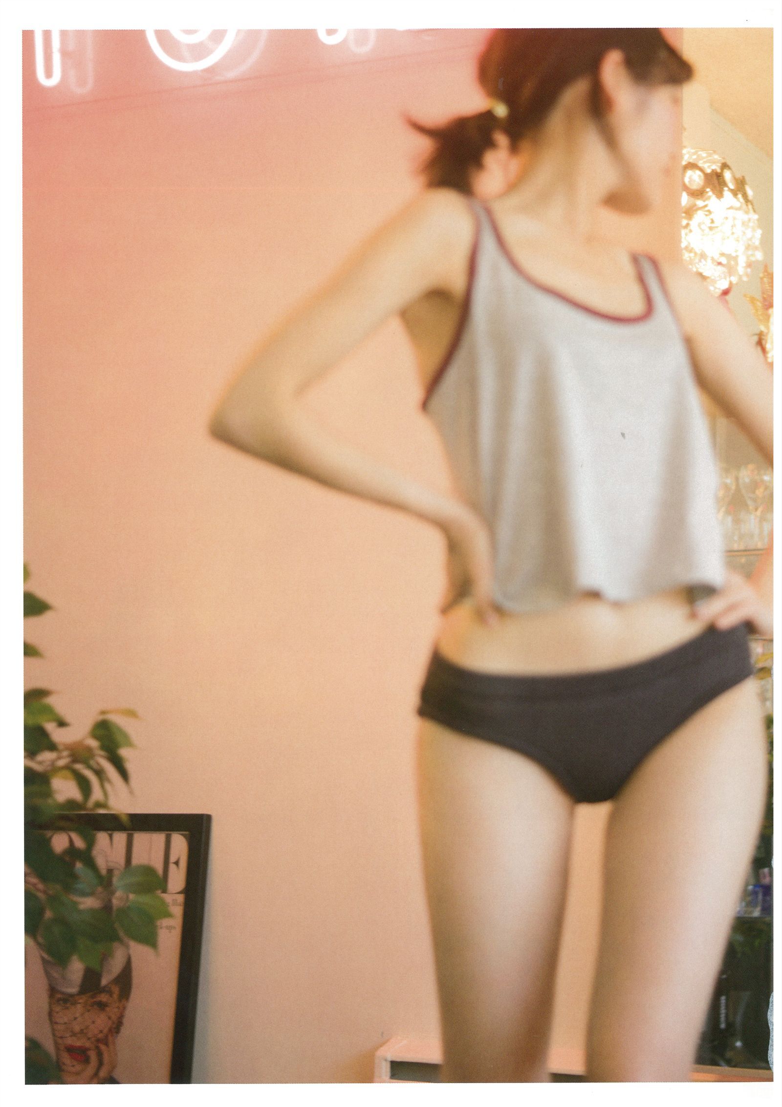 AKB渡辺麻友 《不知不觉中》 裸背福利太赤鸡