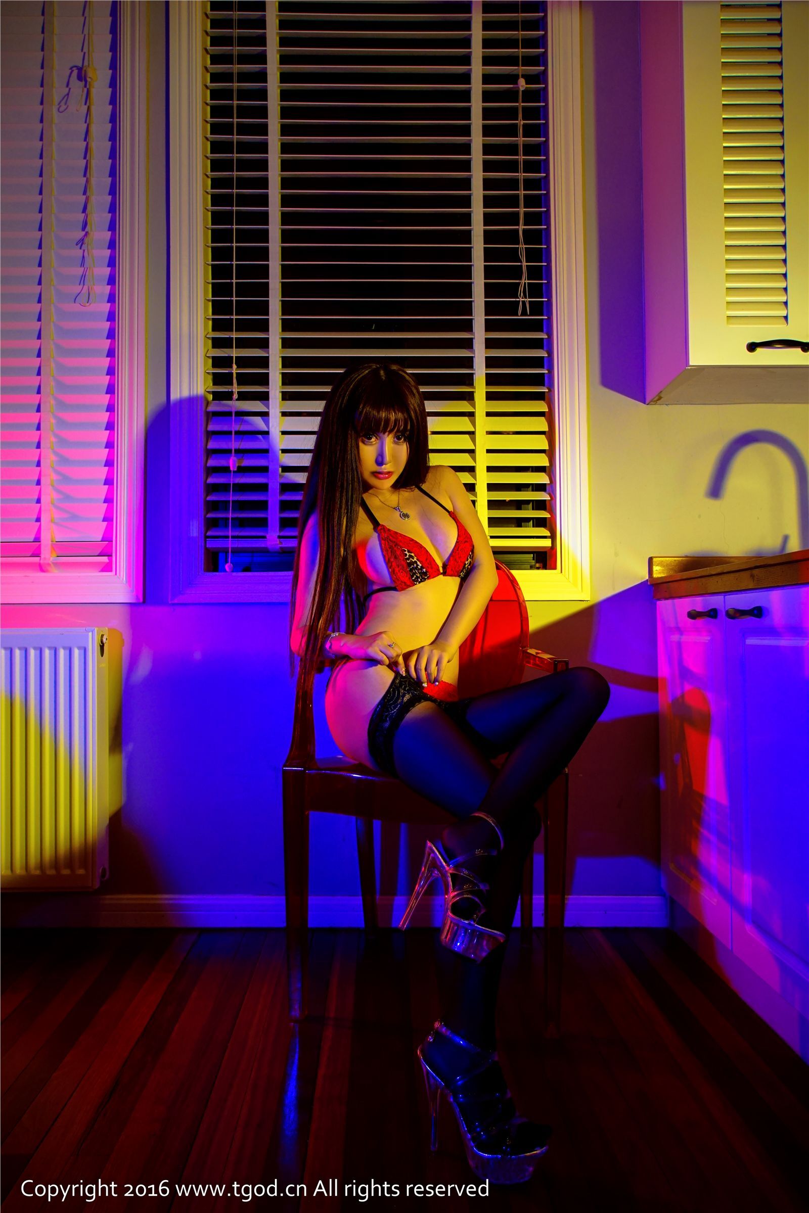 [TGOD推女神]2016-04-19 羙熙MiuMiu 混血芭比激凸秀