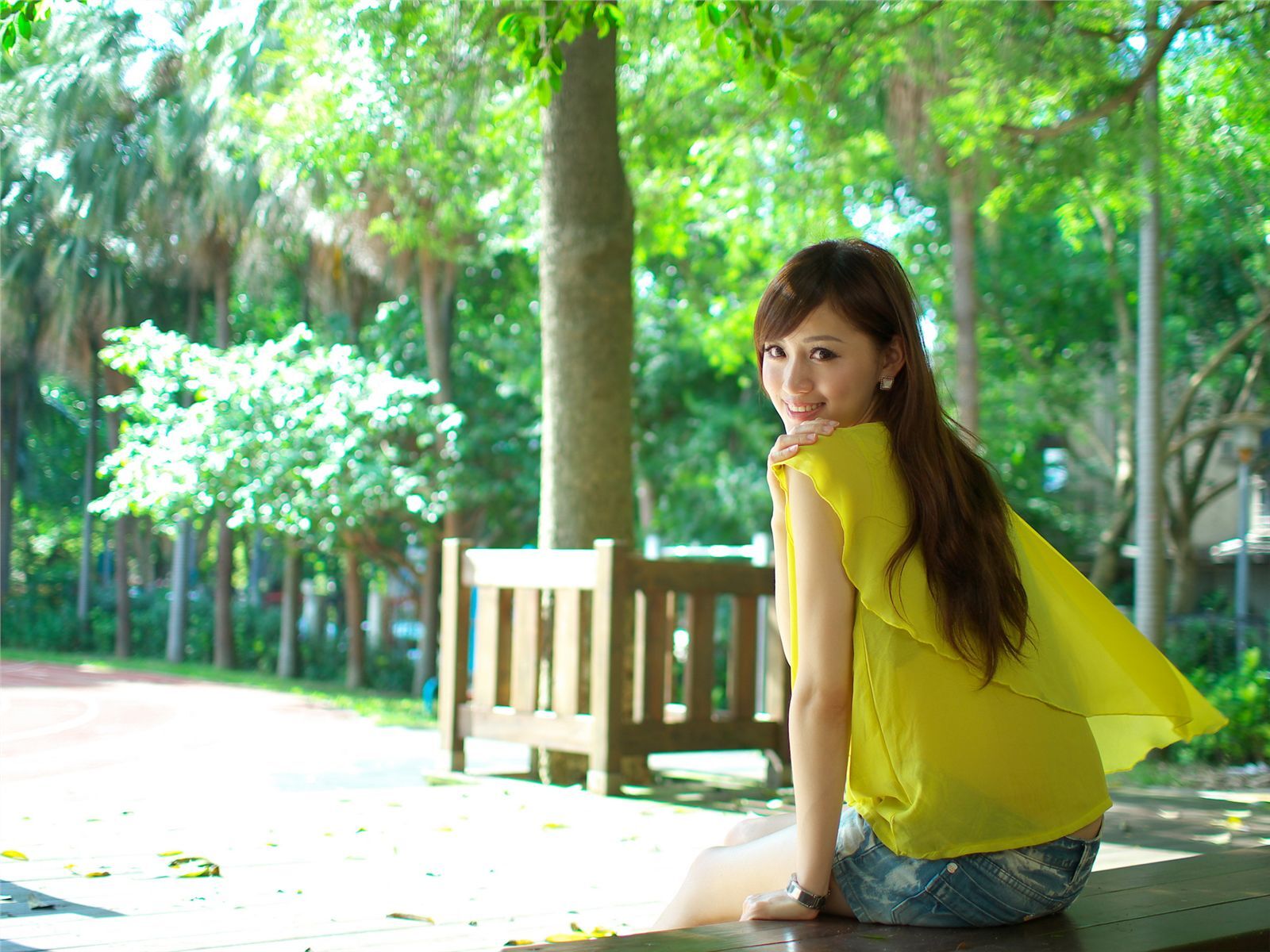 台湾助理主持 - 村村