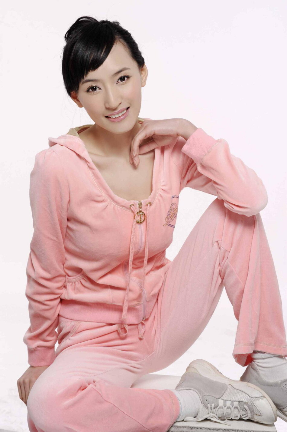 从传统走向狂野性感之路的黄小戈