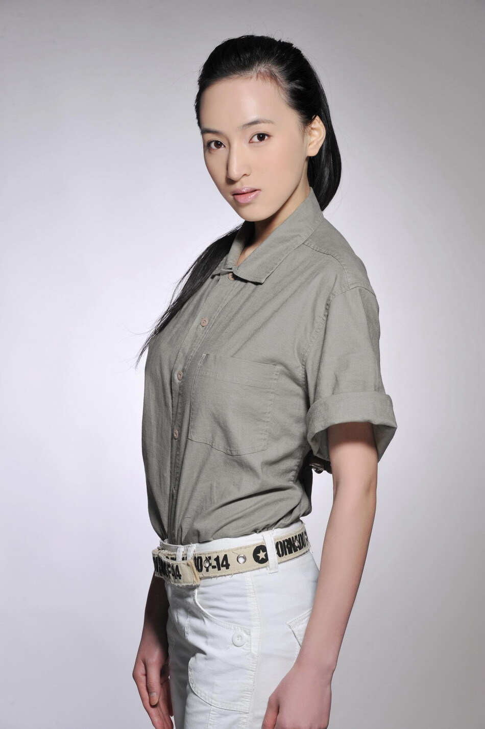 从传统走向狂野性感之路的黄小戈