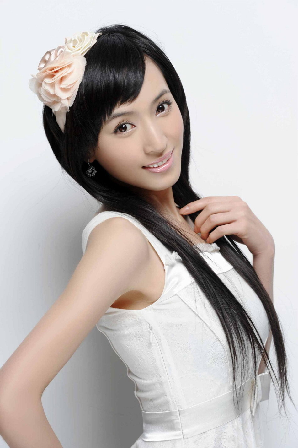 从传统走向狂野性感之路的黄小戈