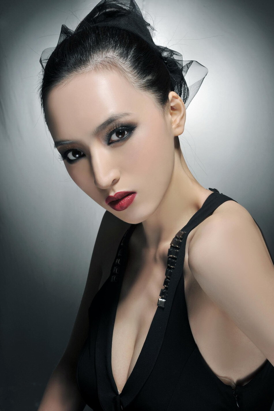 从传统走向狂野性感之路的黄小戈