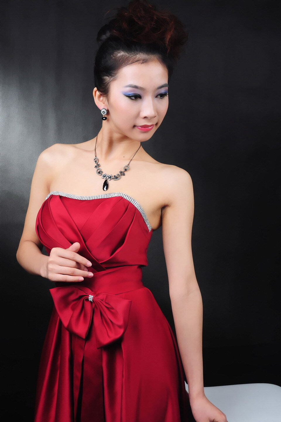 欲把西湖比西子，淡妆浓抹总相宜