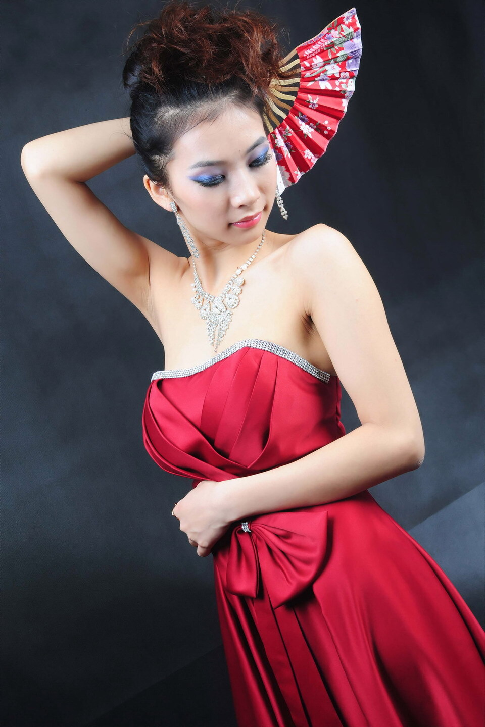 欲把西湖比西子，淡妆浓抹总相宜