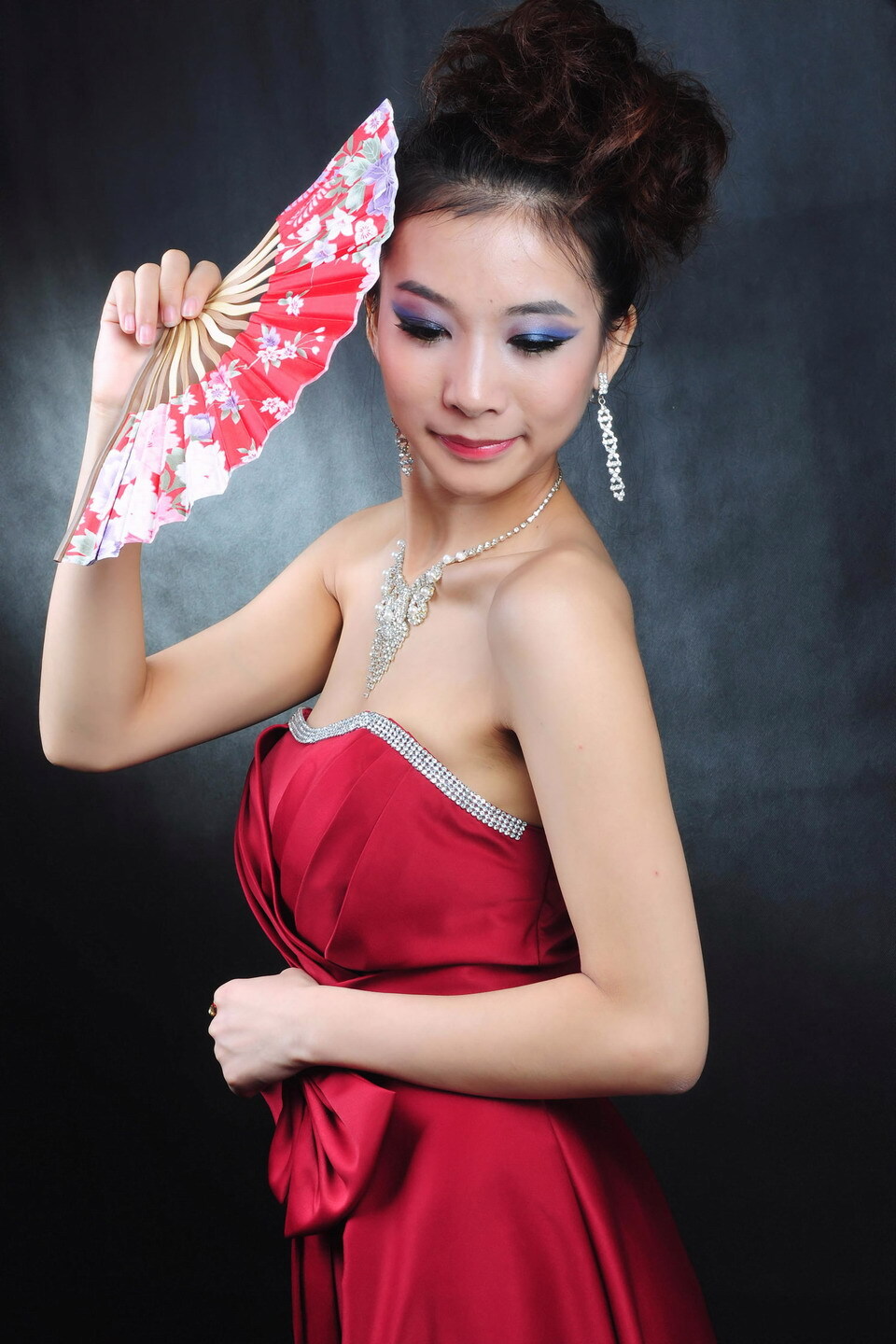 欲把西湖比西子，淡妆浓抹总相宜