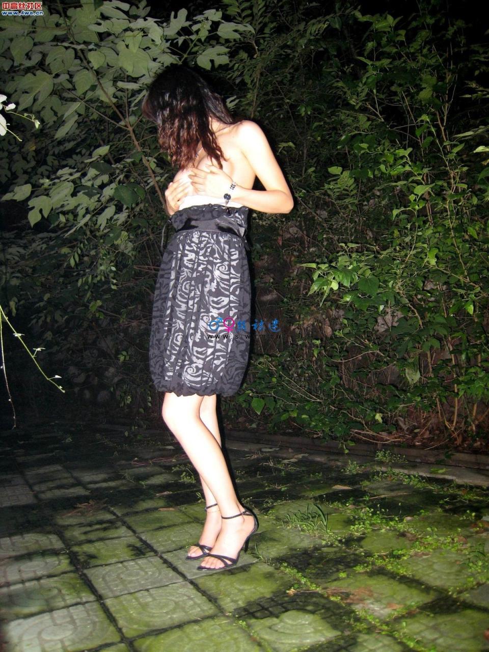 卿卿雪儿之夜拍