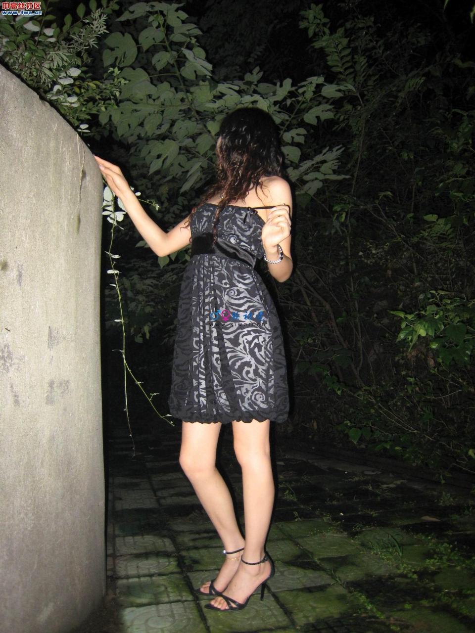 卿卿雪儿之夜拍